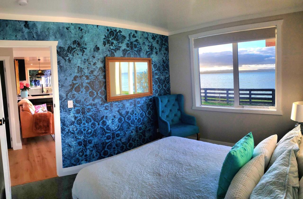 Red Rock Cottage, Beachfront Luxury Clarks Beach Bagian luar foto